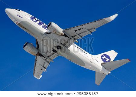 Moscow, Russia - March 20, 2019: Aircraft Boeing 737-524(wl) Vp-bfs Of Utair Aviation Takes Off At V
