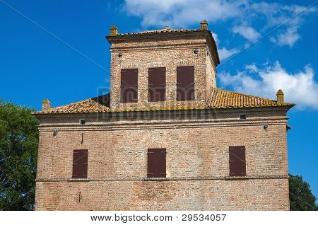 Abate věž. Mesola. Emilia-Romagna. Itálie.