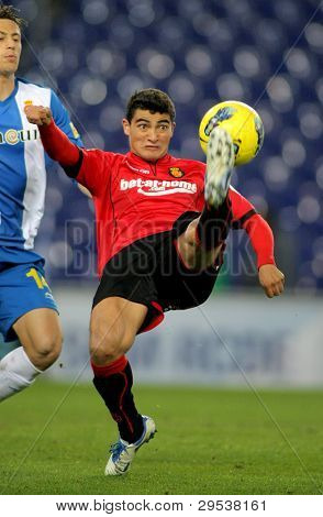 Barcellona - 11 dic: Chori Castro di RCD Mallorca in azione durante una partita di campionato spagnolo tra Esp