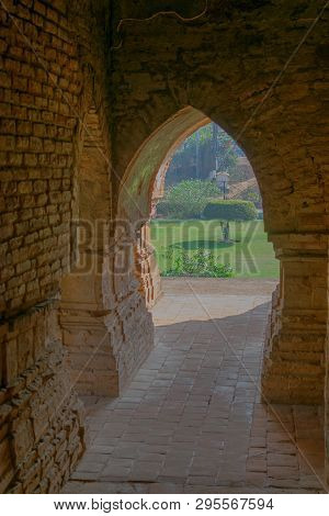 Arches Of Rasmancha, Oldest Brick Temple Of India -tourist Attraction In Bishnupur, West Bengal, Ind