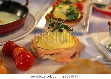 Egg Benedict With Ham, Spinach And Hollandaise Sauce