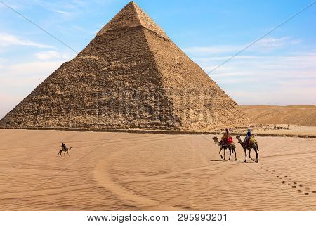 The Pyramid Of Chephren And Bedouins In The Desert Of Giza, Egypt