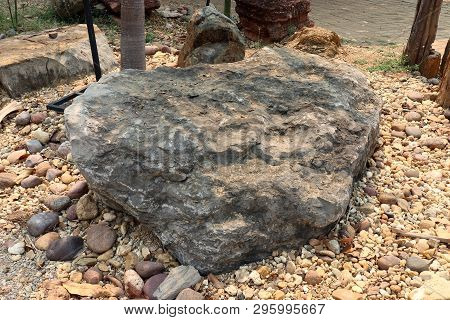 Oncolites Stone , Oncolites Are Sedimentary Structures Composed Of Oncoids, Which Are Layered Struct