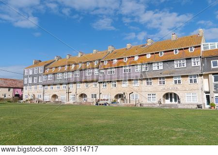Pier Terrace At West Bay