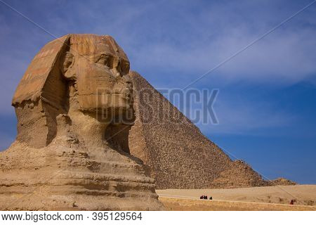 Beautiful Profile Picture Of Sphinx With Pyramid Giza Behind