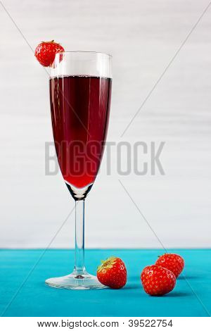 いちごワインや果実ジュース