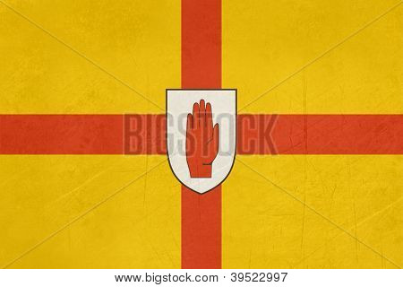 Grunge oficiální vlajka Ulster s červenou ruku, Severní Irsko.