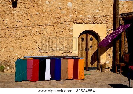 Porta abiti In Tunisia Tamerza e mercato