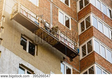 High-altitude Work On The External Walls Of Glass Wool Insulation And Plaster