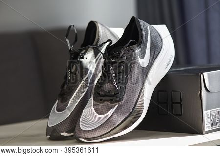 Nike Running Shoes, Nike Zoomx Vaporfly Next% White-black Men's Running Shoes On Box In The Store : 