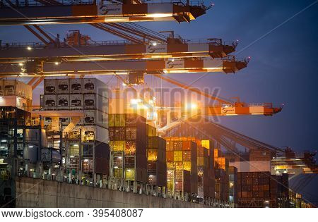Hamburg, Germany - January 21, 2022: Container Terminal Eurogate At Burchardkai In Hamburg, Loading 