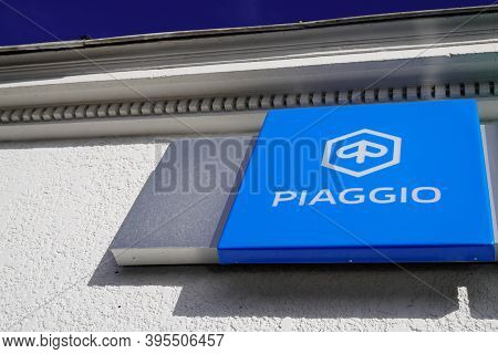 Bordeaux , Aquitaine / France - 11 11 2020 : Piaggio Dealership Logo And Text Sign On Shop Wall Buil