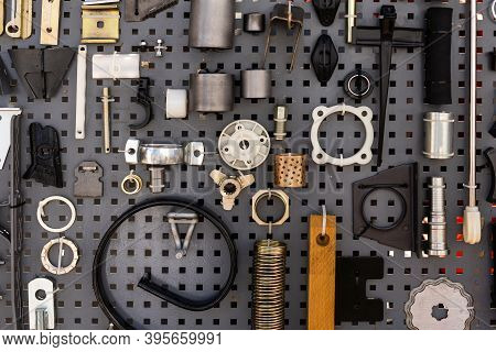 Group Set Of Automotive Engine Sparepart Combining Piston, Timing Gear And Valve