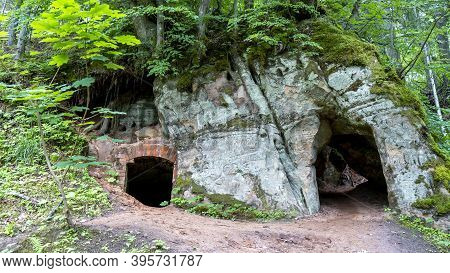 Anfabrika Rocks And Cellars In Ligatne Town An Old Floodgate Dam. Ancient Sandstone Caves And Ancien