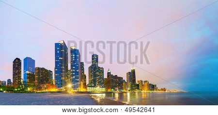 Downtown Chicago, Il At Sunset