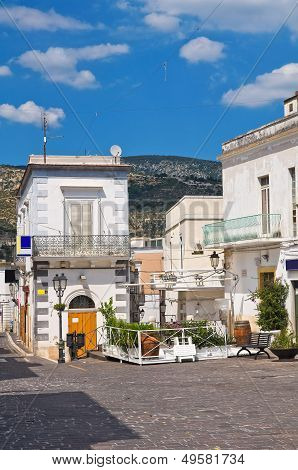 Alleyway. Mattinata. Puglia. Italy.