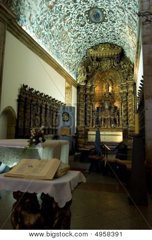 Altare e la pala d'altare della cattedrale di Se a Viseu, Portogallo