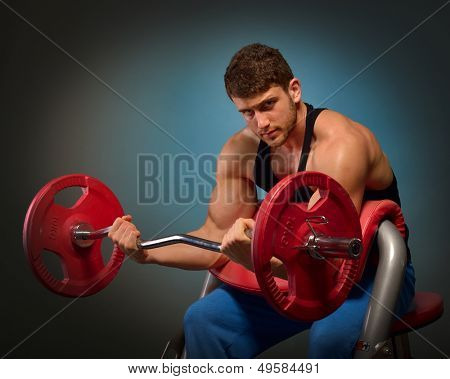 sportlichen jungen Mann