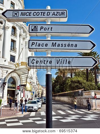 Nice - Road Signpost