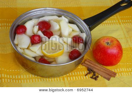 Apple compote