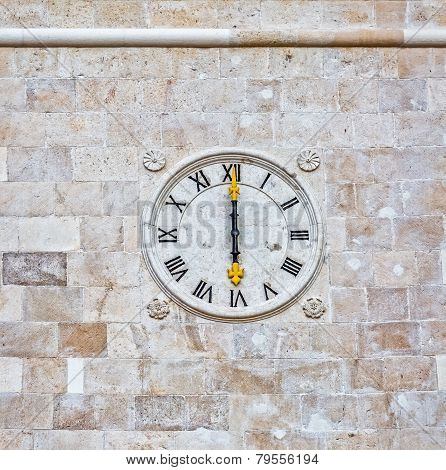 Supetar church clock