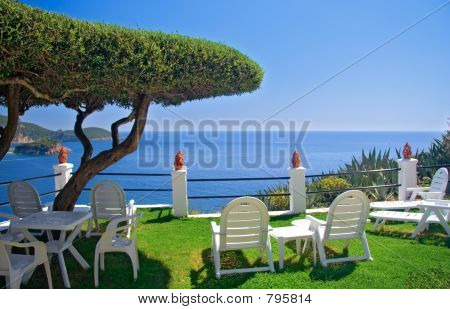 Vue sur la mer dans une chambre sur l'île de Corfou