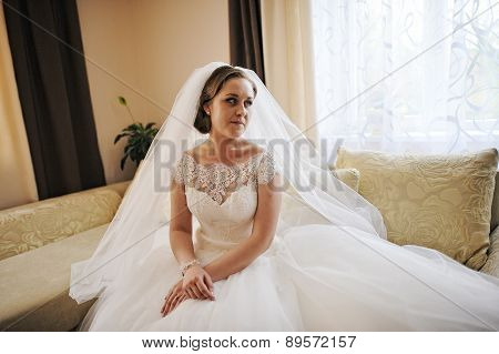 Morning Bride Sit Up