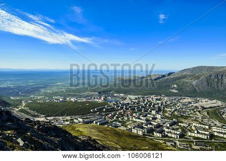 Polar city with a bird's-eye view ...