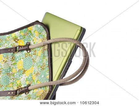 Trendy çanta içinde laptop