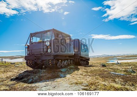 Snowcat tank