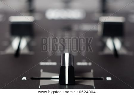 Controller mixer professionale per Dj