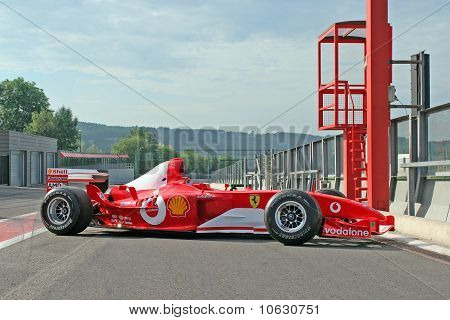 Ferrari F2003-GA Michael Schumacher i pitlane