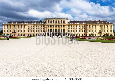 Front View Of Schloss Schonbrunn Palace, Vienna