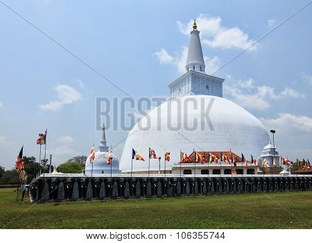 Anuradhapura, Dagoba Ruvanvelisaya,