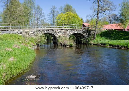 Water Under The Stonebridge