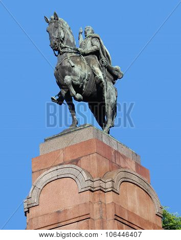 The monument to General San Martin
