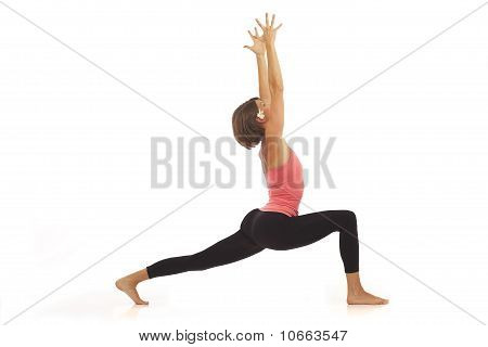 Giovane donna facendo yoga