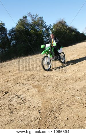 ダートバイク ビジネスマン