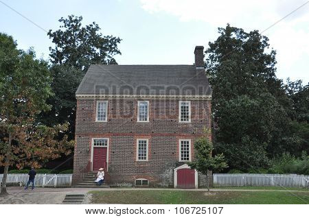 WILLIAMSBURG, VA - SEP 6: Colonial Williamsburg in Virginia, as seen on Sep 6, 2015. Colonial Williamsburg is a living-history museum with exhibits of restored or re-created buildings.
