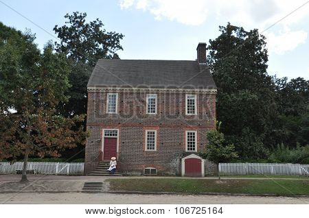 WILLIAMSBURG, VA - SEP 6: Colonial Williamsburg in Virginia, as seen on Sep 6, 2015. Colonial Williamsburg is a living-history museum with exhibits of restored or re-created buildings.
