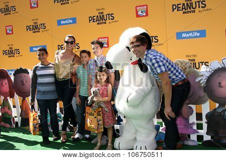 LOS ANGELES - NOV 1:  Christopher Gorham, family, friend at the 