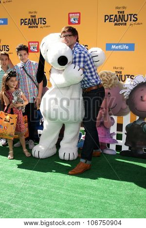 LOS ANGELES - NOV 1:  Christopher Gorham, family, friend at the 
