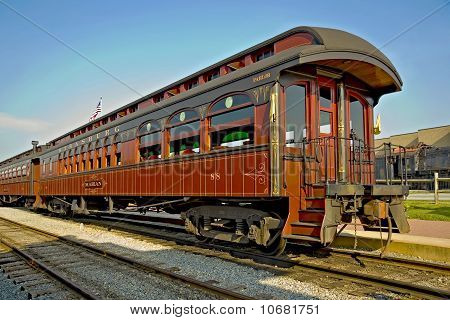 Affascinante vecchia carrozza ferroviaria
