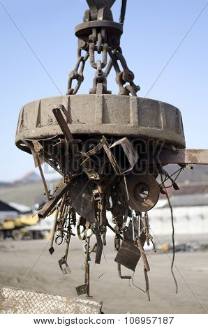 Scrap metal electro magnet
