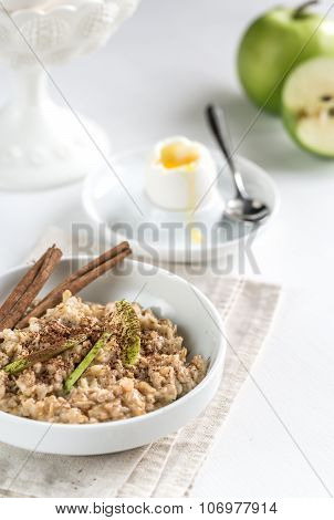 Oats With Egg And Green Apple