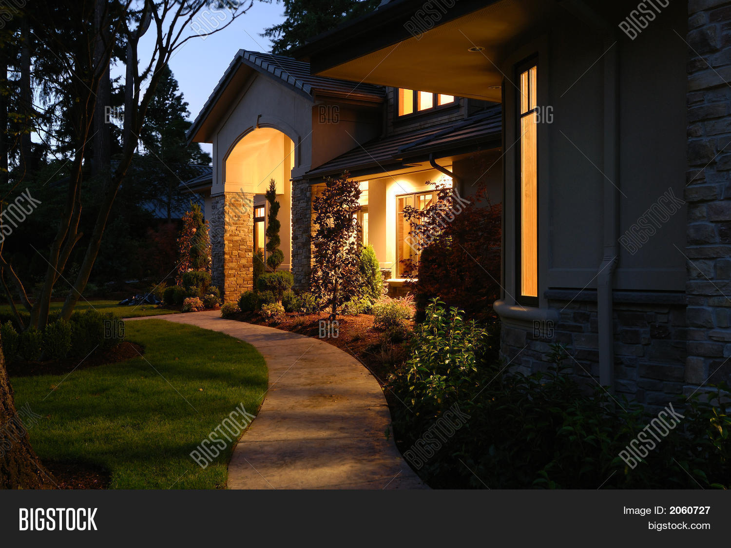 Front Yard House Image & Photo (Free Trial) | Bigstock