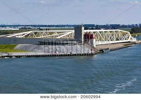 Vänstra delen av stormfloder barriär