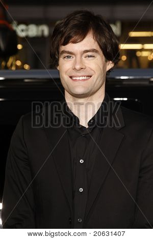 LOS ANGELES - MAR 14: Bill Hader arrivando alla premiere di 'Paul' US al cinese di Grauman il