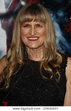 LOS ANGELES - 7 marzo: Catherine Hardwicke arriva alla Premiere di 'Red Riding Hood' il 7 marzo, 