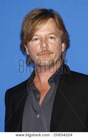 LOS ANGELES - WRZ 16: David Spade przybywających na razie premiera CBS jesienią sezonu w The Colony w L
